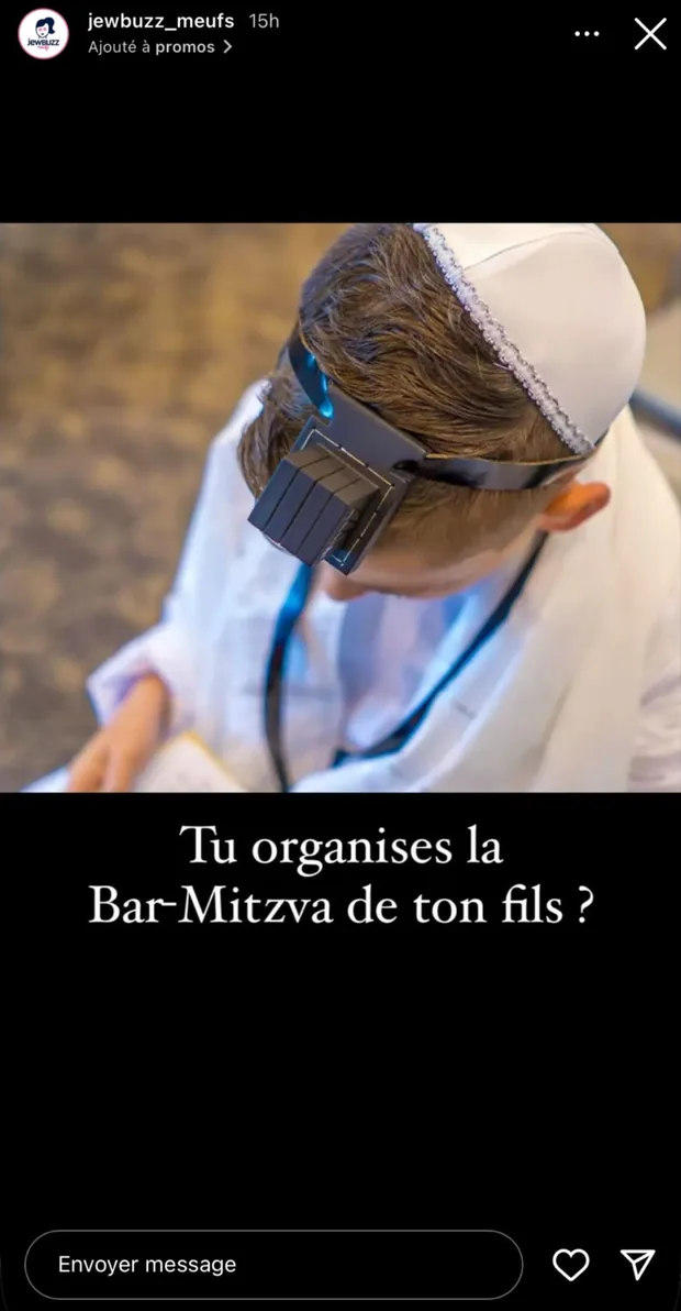 Story JewBuzz : photo d'un garçon portant les tefillin, avec le texte « Tu organises la Bar-Mitzva de ton fils ? »