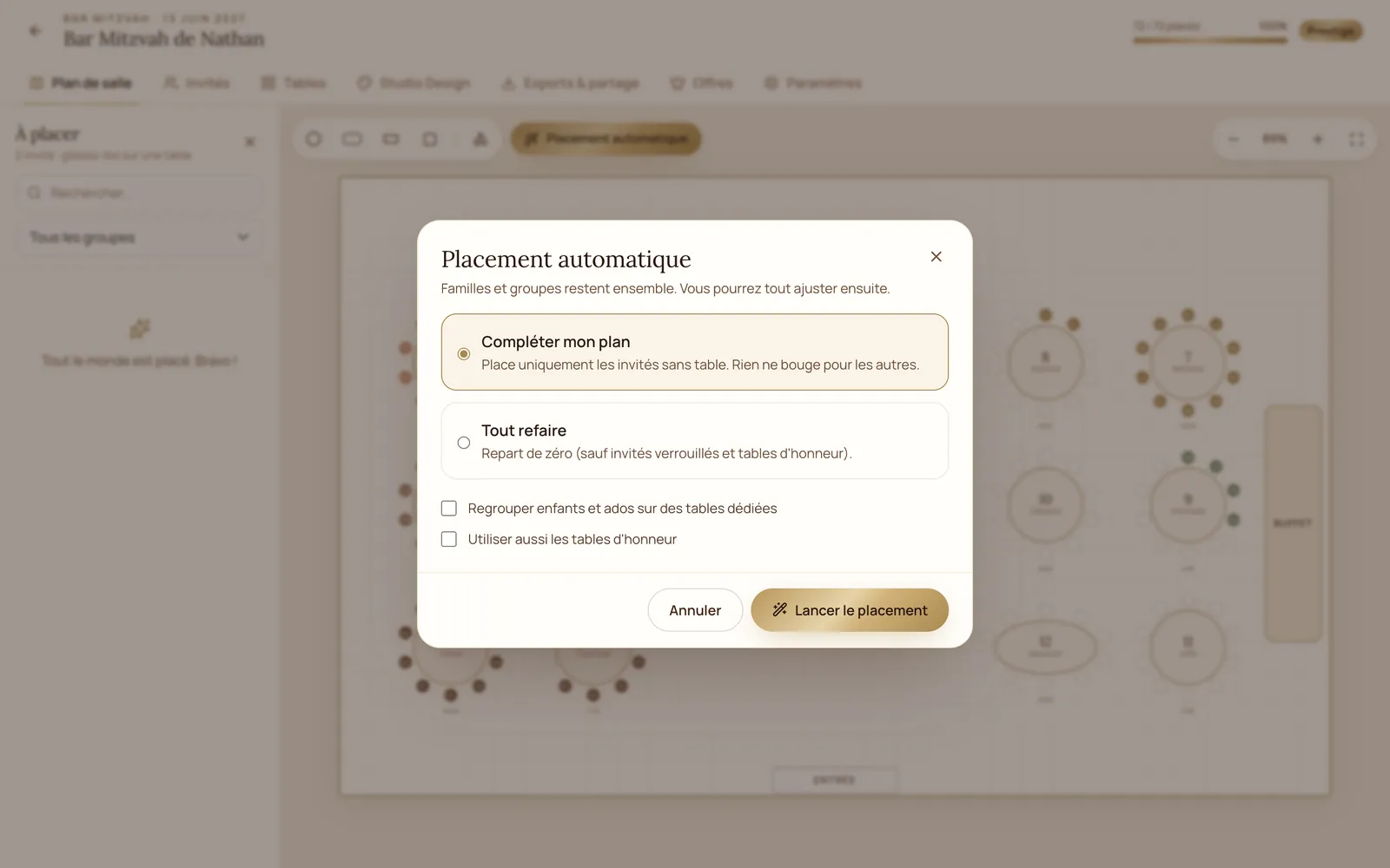 Le placement automatique : familles gardées ensemble, invités verrouillés respectés