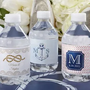 Exemples d'étiquettes de bouteilles d'eau personnalisées avec monogramme